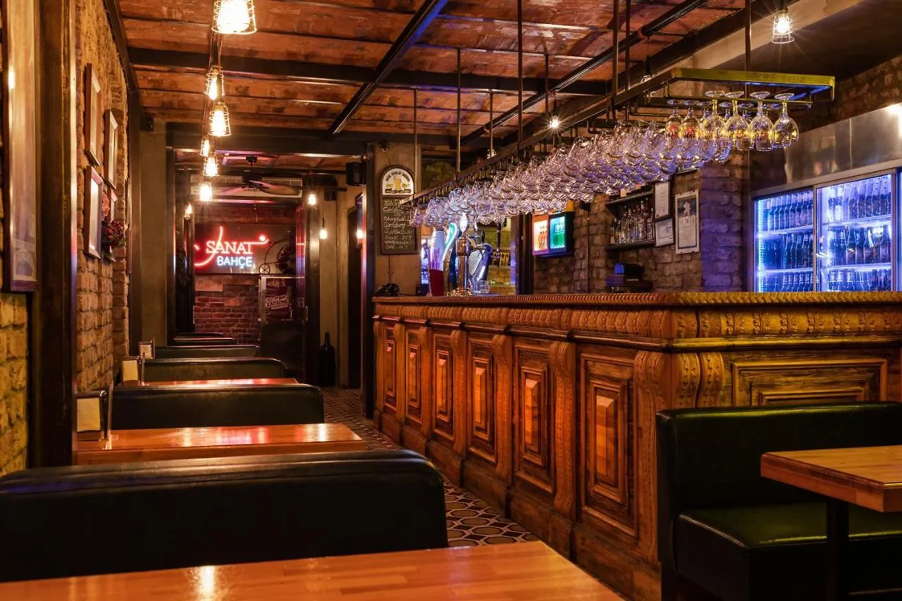 Sanat Hostel Taksim Istambul