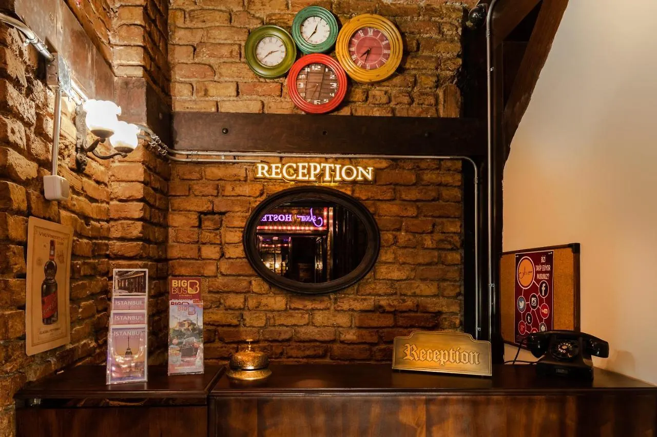 Sanat Hostel Taksim Istambul
