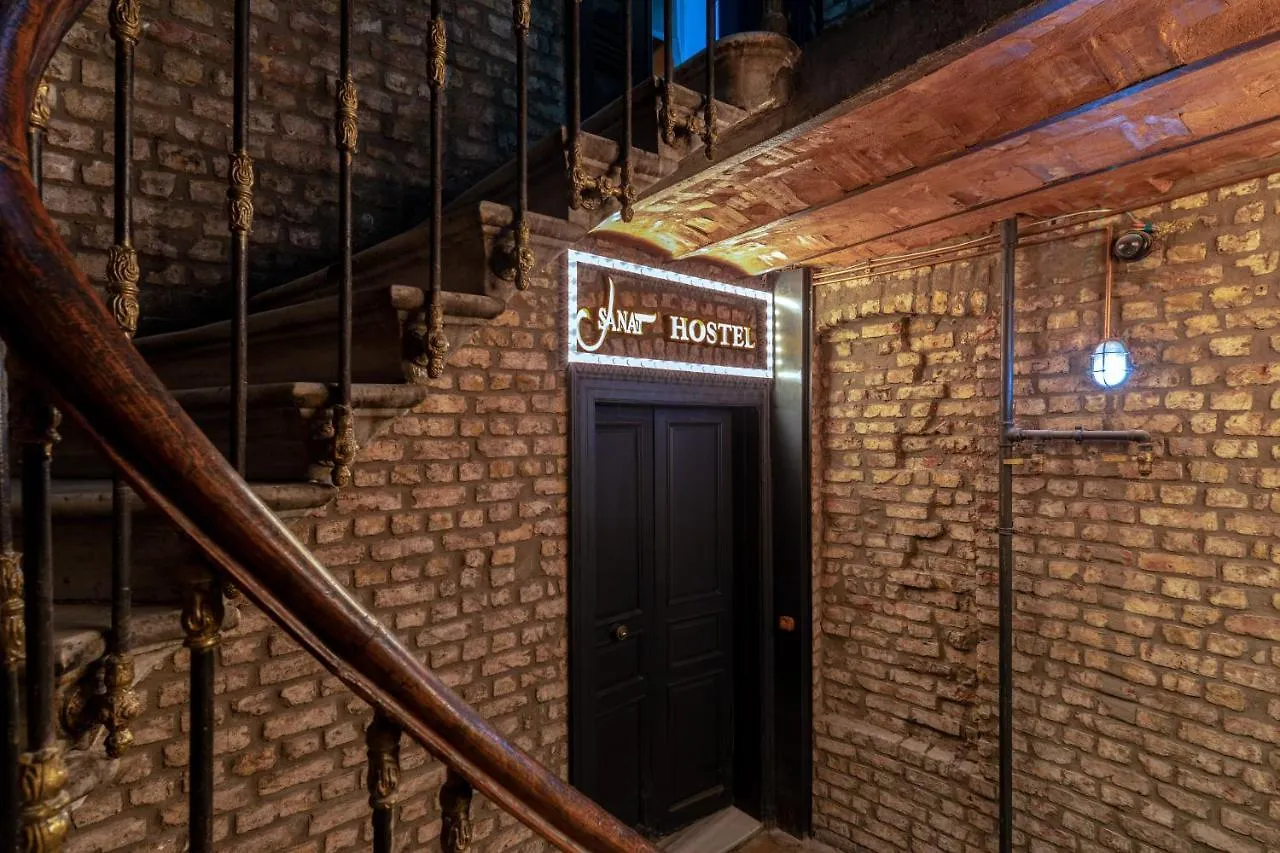 Sanat Hostel Taksim Istanbul